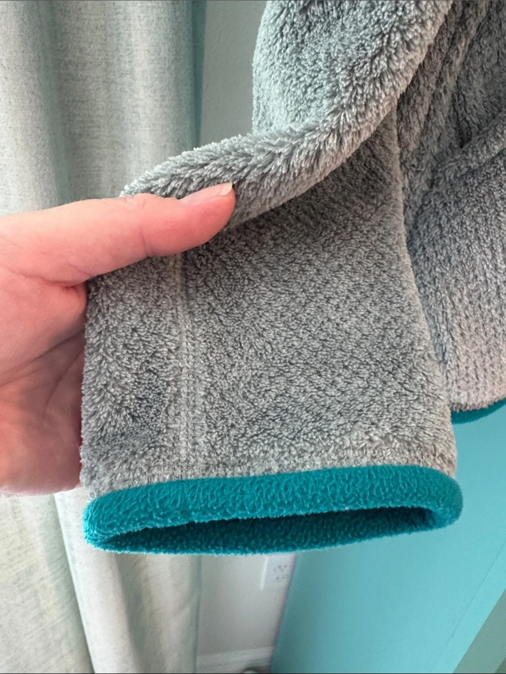 Patagonia Lady’s Light Gray Fleece Snap Pullover with Teal Trim Medium EUC - Picture 8 of 9
